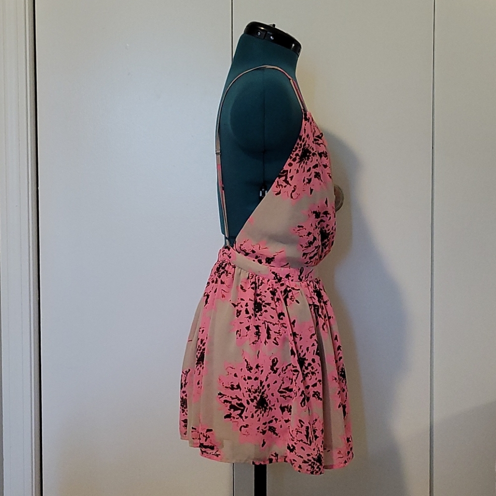 Floral Romper - Picture 2 of 3